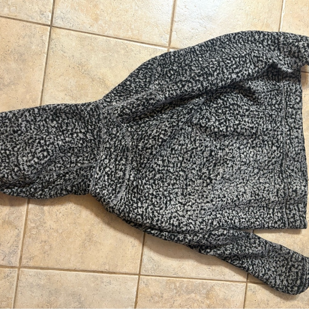 Gray Patterned Hoodie Express Comfy - image 6